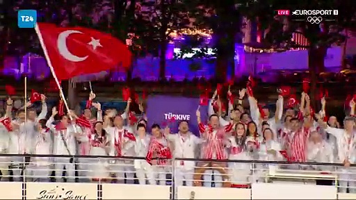 Team Türkiye, Paris 2024 Olimpiyatları’nın açılış seremonisinde geçiş yaptı
